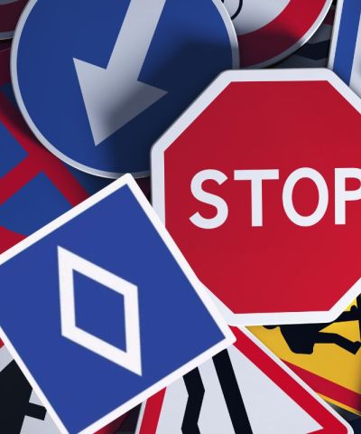 Home 6 Nuovo segnale stradale rombo bianco: come cambia la guida tra IA e corsie HOV